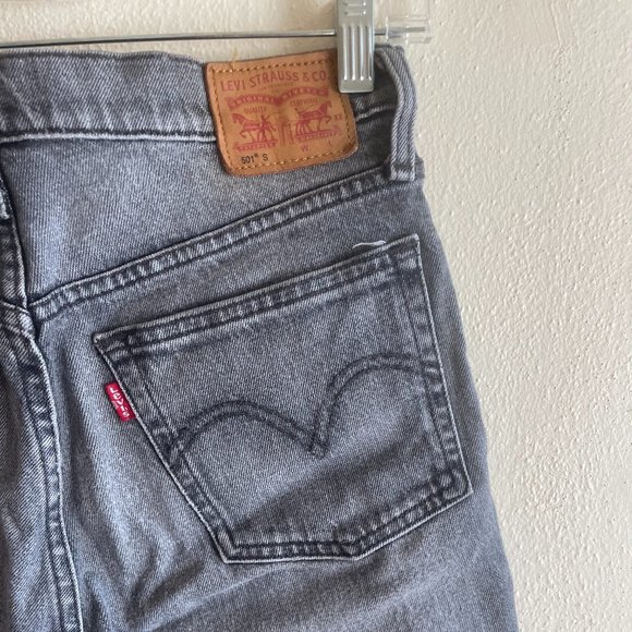 Levi's Demin Shorts - Picture 8 of 10